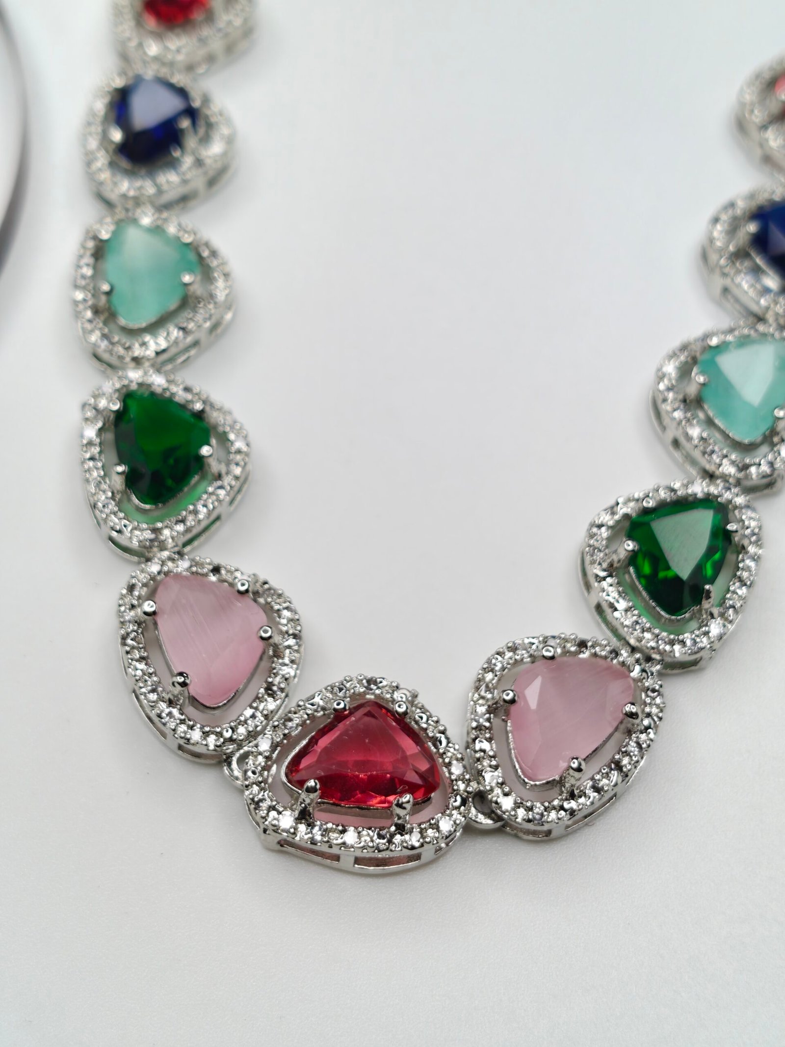 Multicolor Heart Stone Necklace Set - Image 4