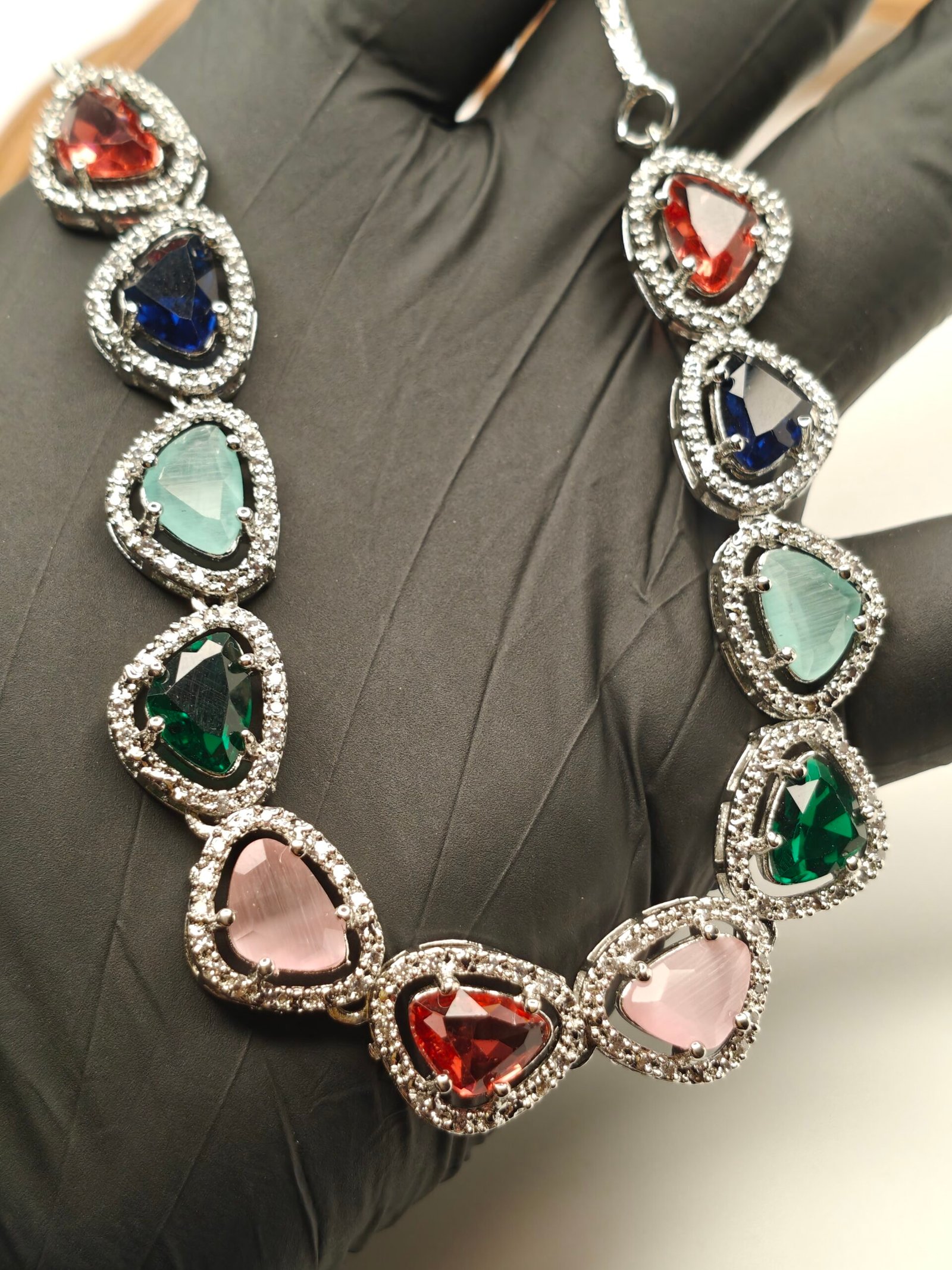Multicolor Heart Stone Necklace Set - Image 6