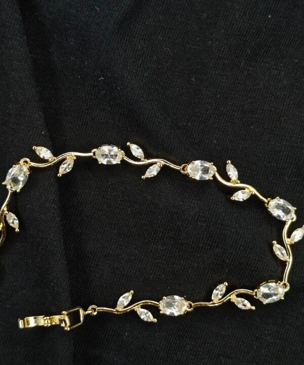 Delicate Vine-Inspired Design Bracelet.