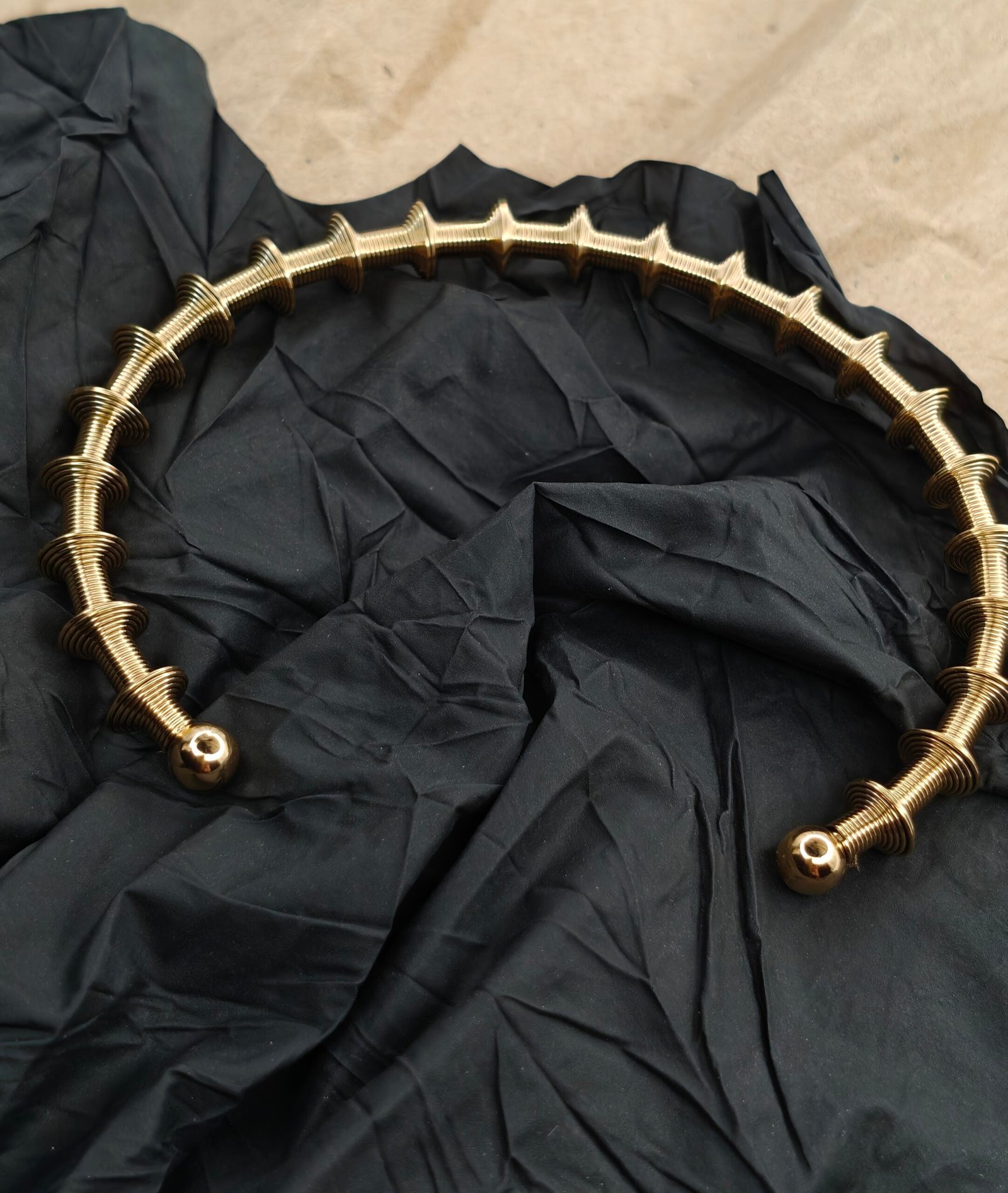 Sculpted Gold Textured Bangle - Image 5